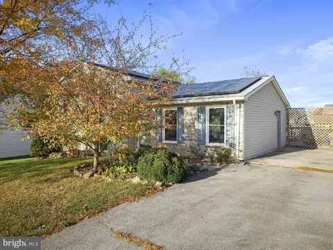Exterior - 104 Rebeccas Ct, Smithsburg, MD 21783 photo 4 of 8