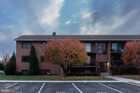 1631 Edgewood Pl #103, Hagerstown, MD 21740