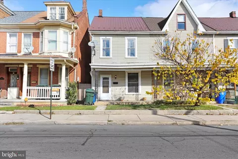 42 Fairground Ave, Hagerstown, MD 21740