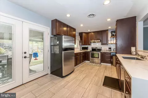 Kitchen - 14519 Edgemont Rd, Smithsburg, MD 21783 photo 1 of 7