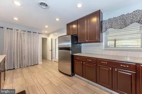 Kitchen - 14519 Edgemont Rd, Smithsburg, MD 21783 photo 7 of 7