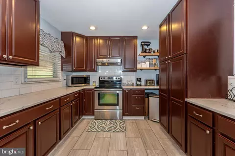 Kitchen - 14519 Edgemont Rd, Smithsburg, MD 21783 photo 5 of 7