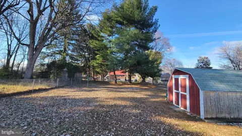 Exterior - 221 Devonshire Rd, Hagerstown, MD 21740 photo 5 of 7