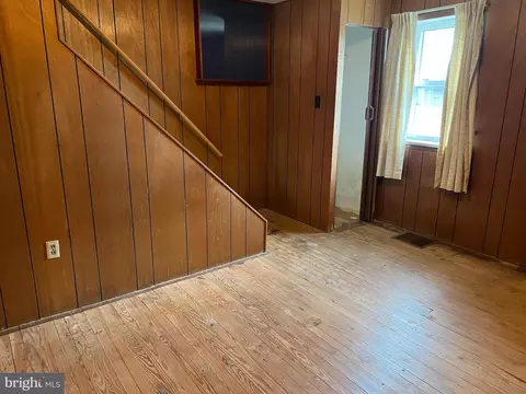 Living - 25447 Cascade Rd, Cascade, MD 21719 photo 2 of 2