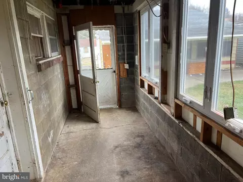 Entry Way - 25447 Cascade Rd, Cascade, MD 21719 photo 1 of 1