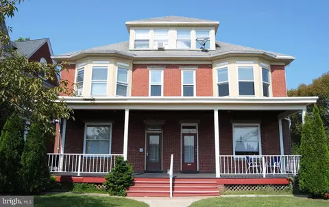 715 Oak Hill Ave, Hagerstown, MD 21740