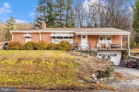 6111 Clevelandtown Rd, Boonsboro, MD 21713