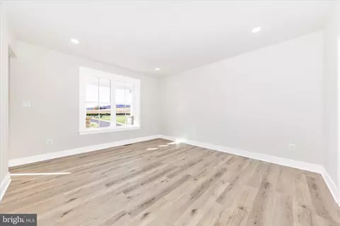 Living - 11705 Ashton Rd, Clear Spring, MD 21722 photo 1 of 6