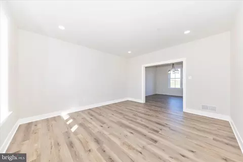 Living - 11705 Ashton Rd, Clear Spring, MD 21722 photo 2 of 6