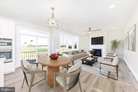 Dining - 11705 Ashton Rd, Clear Spring, MD 21722 photo 2 of 2
