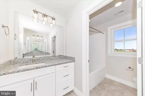 Entry Way - 11705 Ashton Rd, Clear Spring, MD 21722 photo 10 of 12