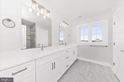 Entry Way - 11705 Ashton Rd, Clear Spring, MD 21722 photo 8 of 12