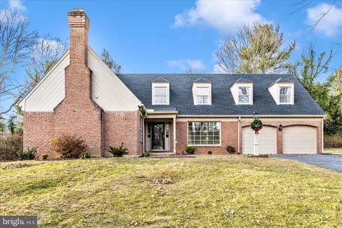 13110 Woodburn Dr, Hagerstown, MD 21742