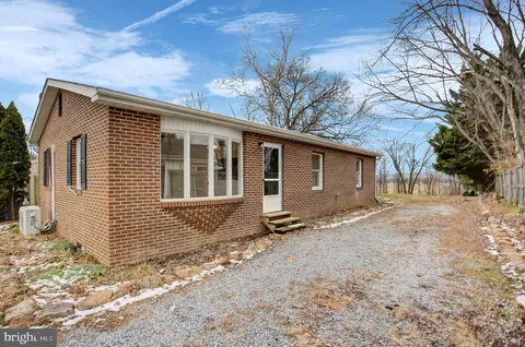 16944 Shinham Rd, Hagerstown, MD 21740