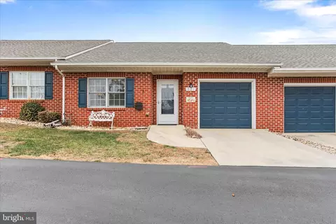 221 Sunbrook Ln #73, Hagerstown, MD 21742