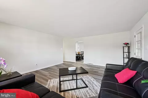 Living - 11936 Comanche Dr, Smithsburg, MD 21783 photo 1 of 3