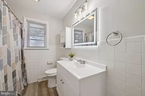 Bath - 11936 Comanche Dr, Smithsburg, MD 21783 photo 1 of 2