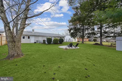 Exterior - 11936 Comanche Dr, Smithsburg, MD 21783 photo 6 of 7