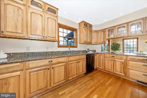 Kitchen - 14013 Maple Rdg, Hancock, MD 21750 photo 5 of 9