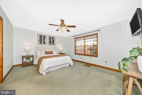 Bedroom - 14013 Maple Rdg, Hancock, MD 21750 photo 3 of 6