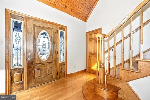 Entry Way - 14013 Maple Rdg, Hancock, MD 21750 photo 1 of 2