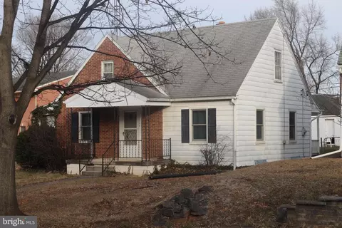 526 Pangborn Blvd, Hagerstown, MD 21742