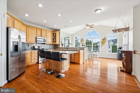17549 Patterson Dr, Hagerstown, MD 21740