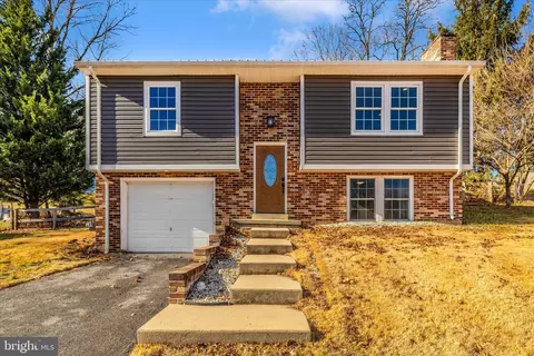 17818 Stone Valley Cir, Hagerstown, MD 21740