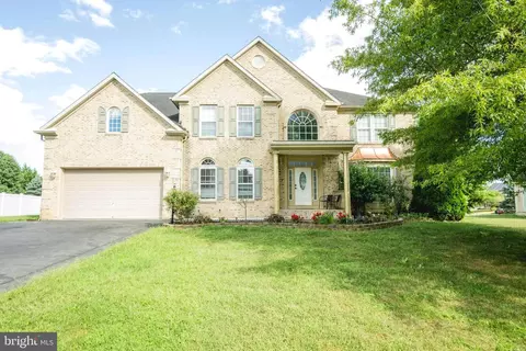 19338 Paradise Manor Dr, Hagerstown, MD 21742