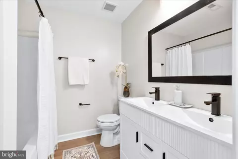 Bath - 322 Lanafield Cir, Boonsboro, MD 21713 photo 1 of 2