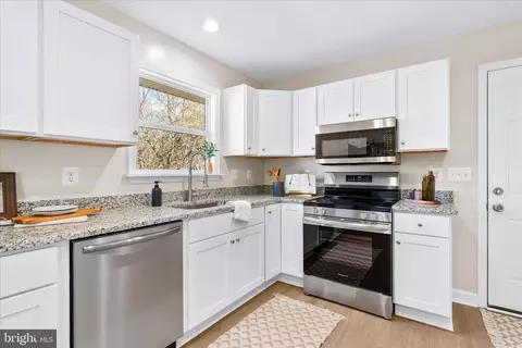 Kitchen - 322 Lanafield Cir, Boonsboro, MD 21713 photo 1 of 2