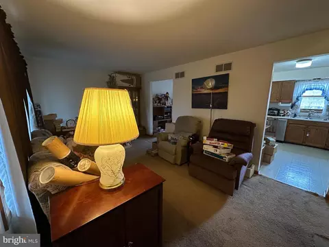 Living - 12103 Itnyre Rd, Smithsburg, MD 21783 photo 1 of 2