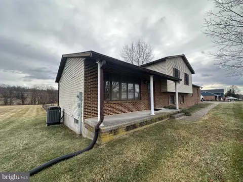 Exterior - 12103 Itnyre Rd, Smithsburg, MD 21783 photo 5 of 14