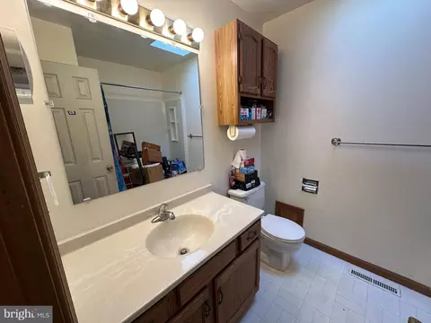 Bath - 12103 Itnyre Rd, Smithsburg, MD 21783 photo 4 of 6