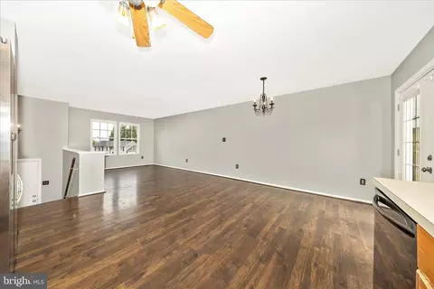 Living - 103 Rebeccas Ct, Smithsburg, MD 21783 photo 7 of 7