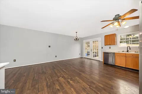 Living - 103 Rebeccas Ct, Smithsburg, MD 21783 photo 1 of 7