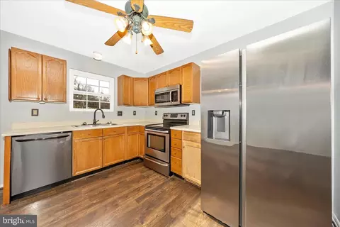 Kitchen - 103 Rebeccas Ct, Smithsburg, MD 21783 photo 2 of 3