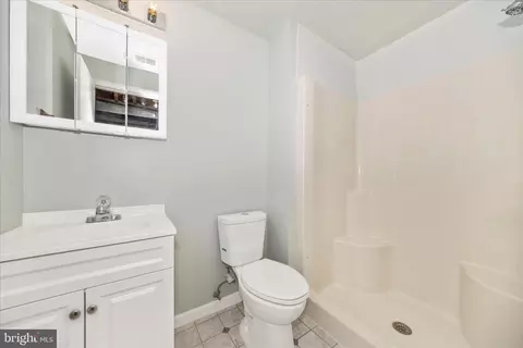 Bath - 103 Rebeccas Ct, Smithsburg, MD 21783 photo 3 of 4