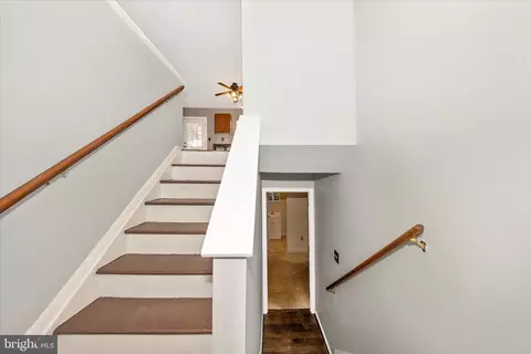 Entry Way - 103 Rebeccas Ct, Smithsburg, MD 21783 photo 2 of 4