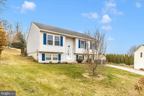 Exterior - 103 Rebeccas Ct, Smithsburg, MD 21783 photo 2 of 8