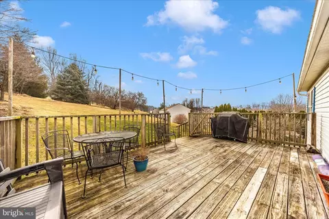 Exterior - 103 Rebeccas Ct, Smithsburg, MD 21783 photo 5 of 8
