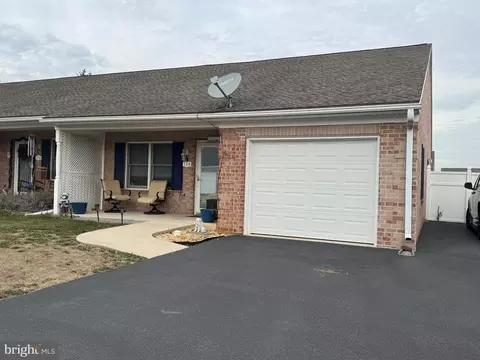 720 Naples Dr, Hagerstown, MD 21740