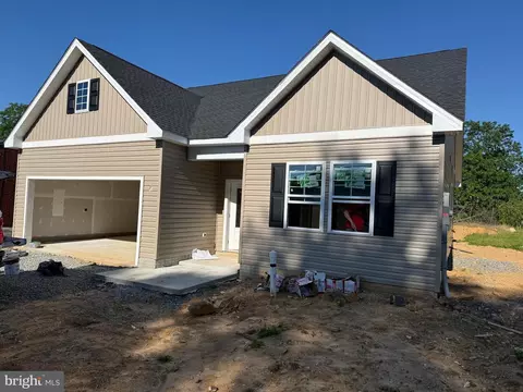 10918 Clinton Ave, Hagerstown, MD 21740