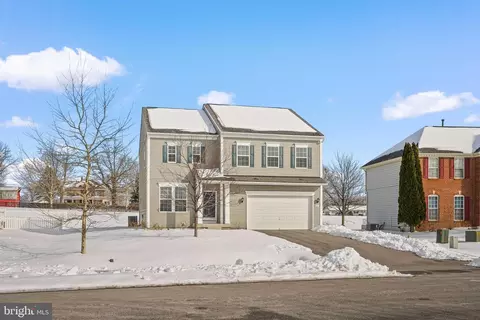 9611 Morning Walk Dr, Hagerstown, MD 21740