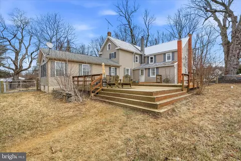 Exterior - 25210 Cascade Rd, Cascade, MD 21719 photo 3 of 19