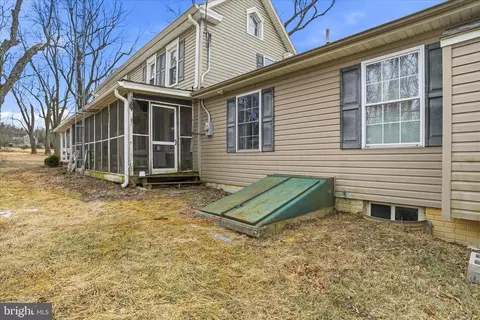 Exterior - 25210 Cascade Rd, Cascade, MD 21719 photo 11 of 19