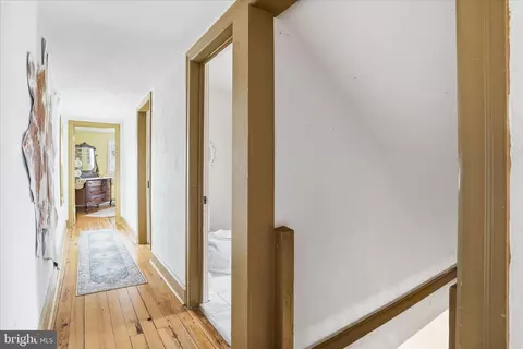 Entry Way - 25210 Cascade Rd, Cascade, MD 21719 photo 4 of 8