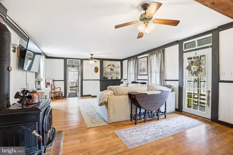 Living - 25210 Cascade Rd, Cascade, MD 21719 photo 1 of 1
