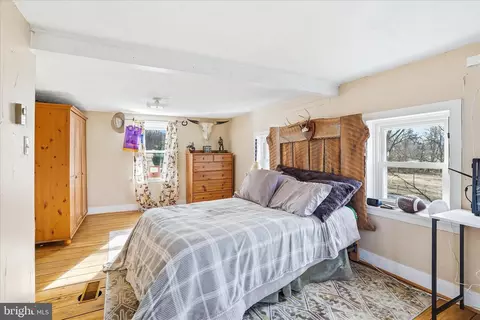 Bedroom - 25210 Cascade Rd, Cascade, MD 21719 photo 10 of 10