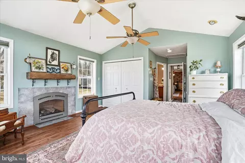 Bedroom - 25210 Cascade Rd, Cascade, MD 21719 photo 2 of 10